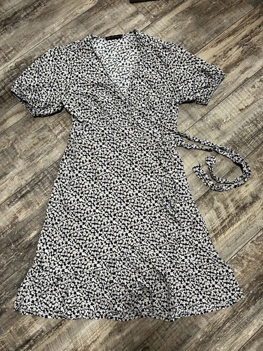 Kopertowa sukienka Mohito!