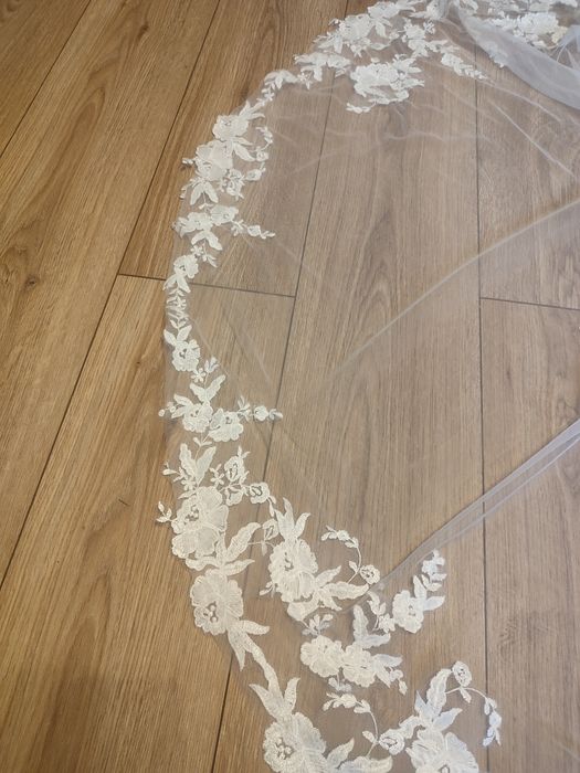 Piękny 3 metrowy welon ivory