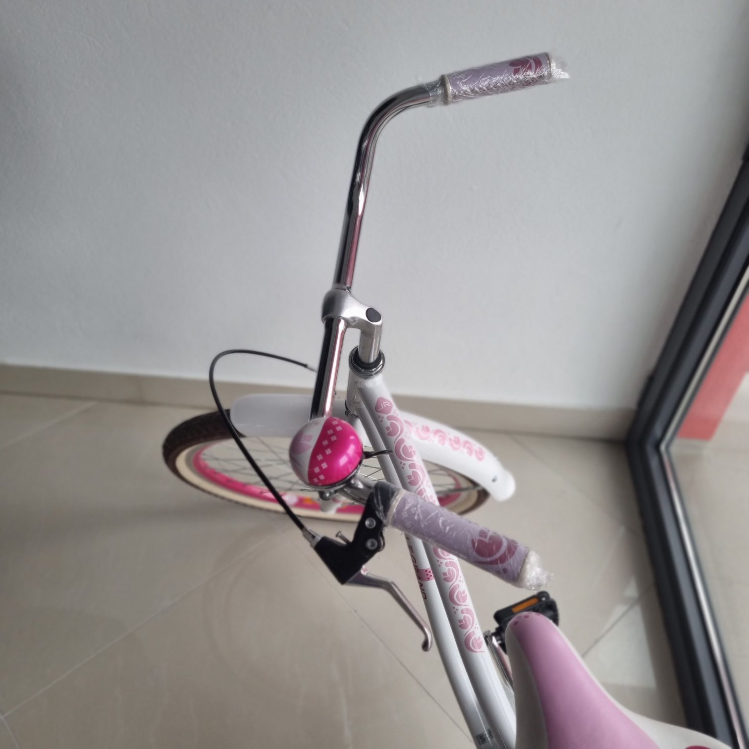 Rower miejski Le Grand Sanibel 1 24" bialy roz