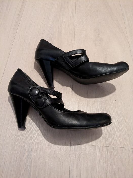 Czółenka na obcasie r.38