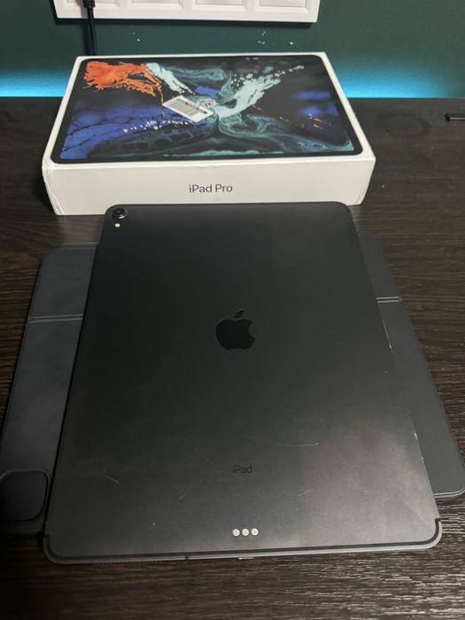 iPad Pro 12.9 3Gen 2018 LTE 64GB + Apple Magic Keyboard A1998