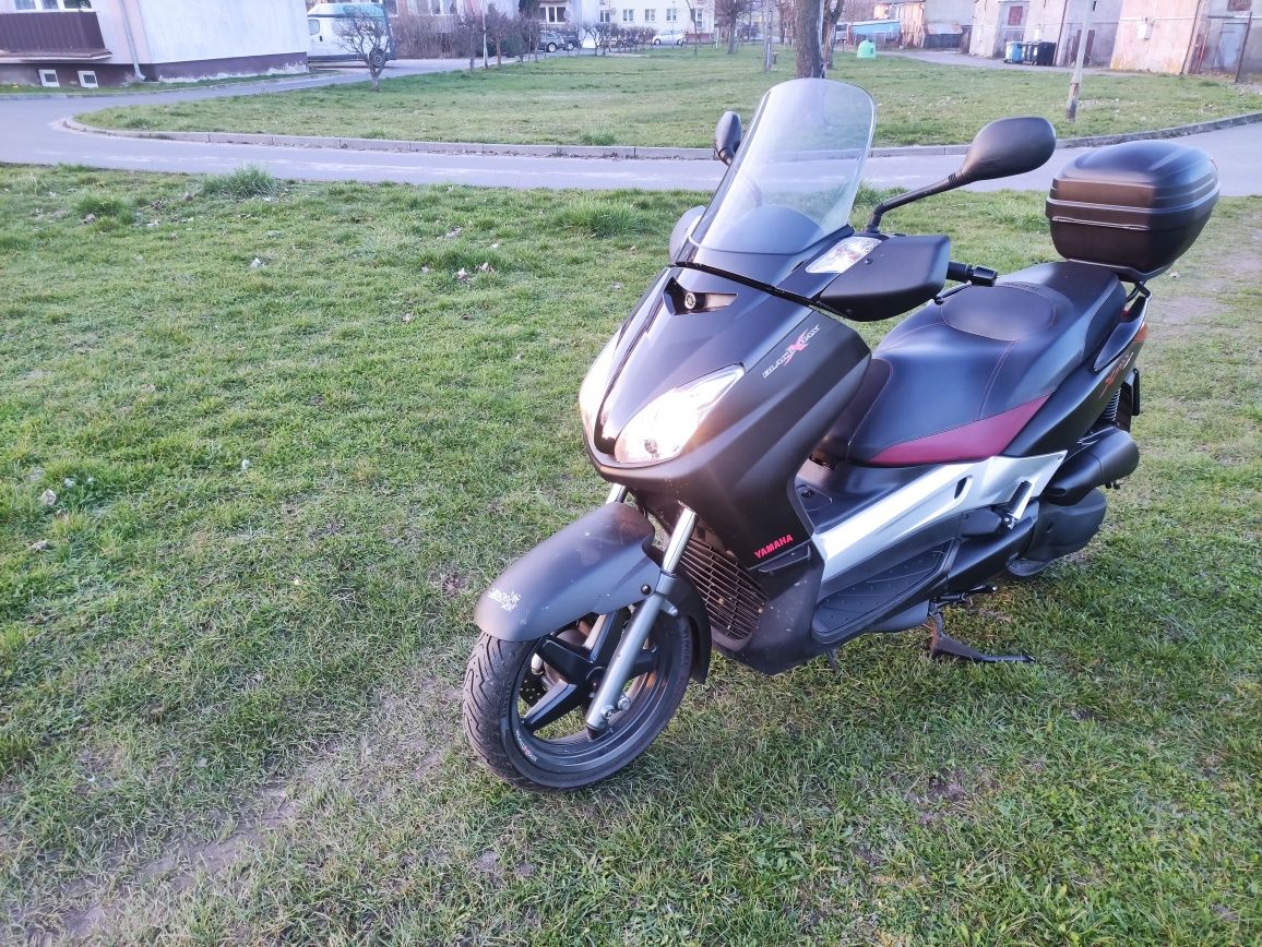 Yamaha x max 125