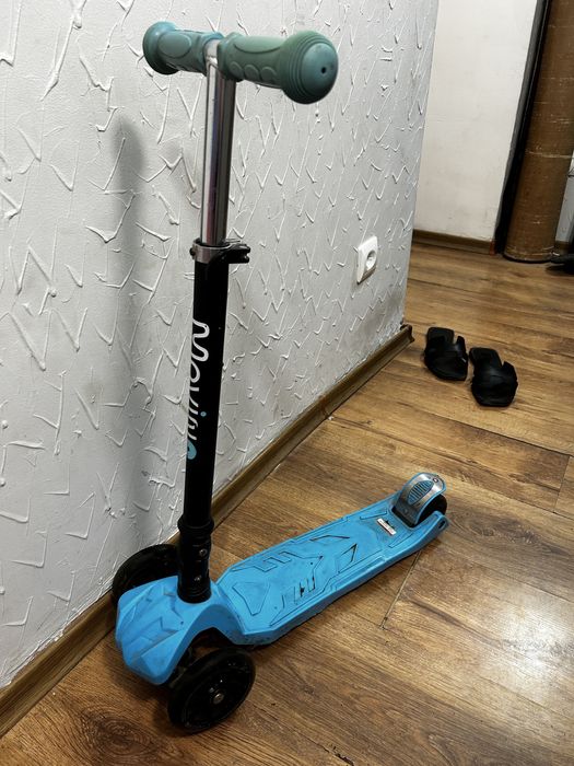 Продам самокат  для мальчикаMovino