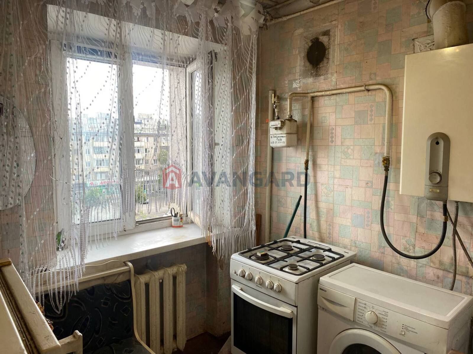 Продам 2к.  Слобожанский 13