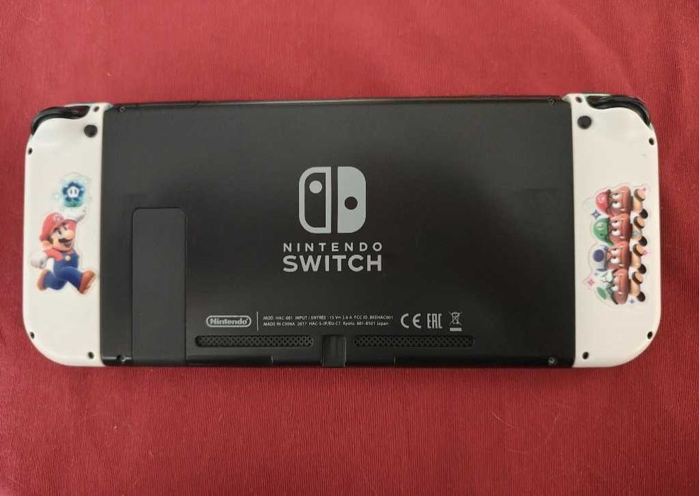 Nintendo Switch v1, 2017 + gry i akcesoria (unpatched)