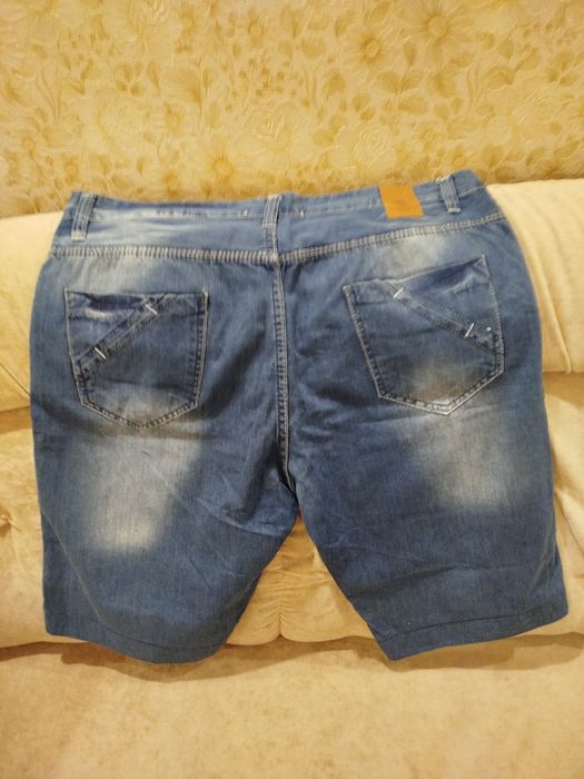 Чоловічі шорти різні