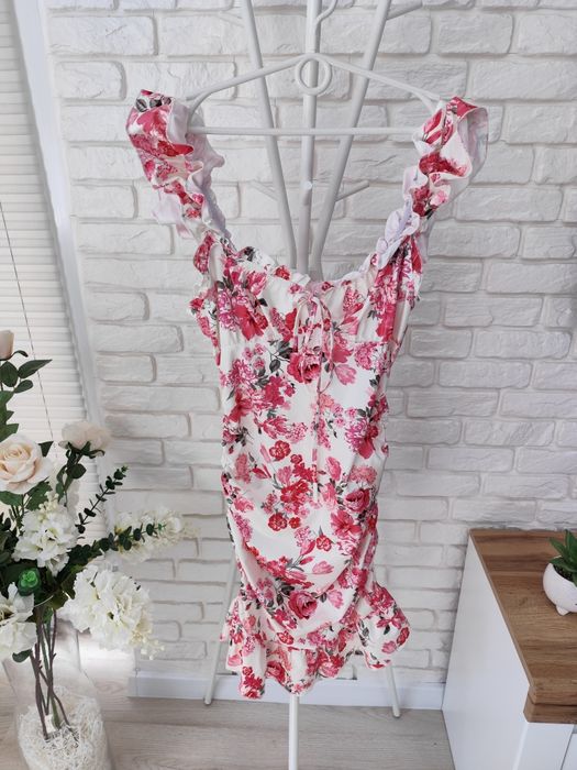 Sukienka w kwiaty M nowa