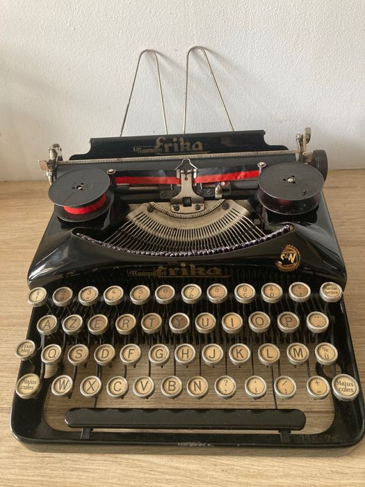 Máquina de escrever  *** Eryka 5