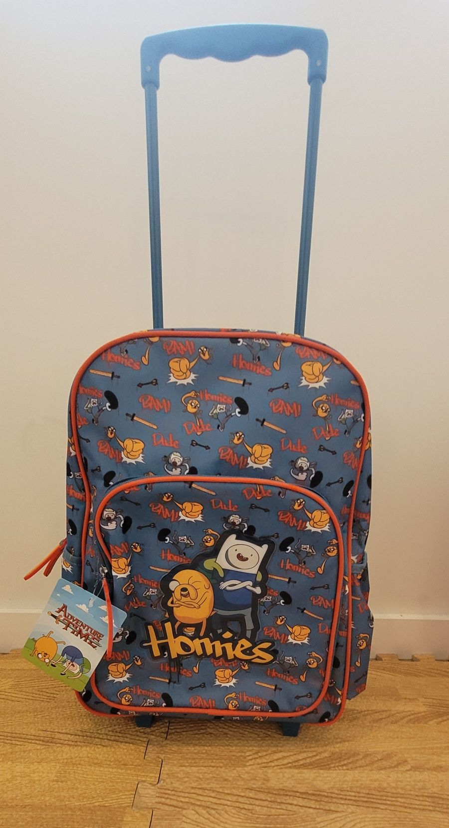 Mochila com Rodinhas Hora da Aventura