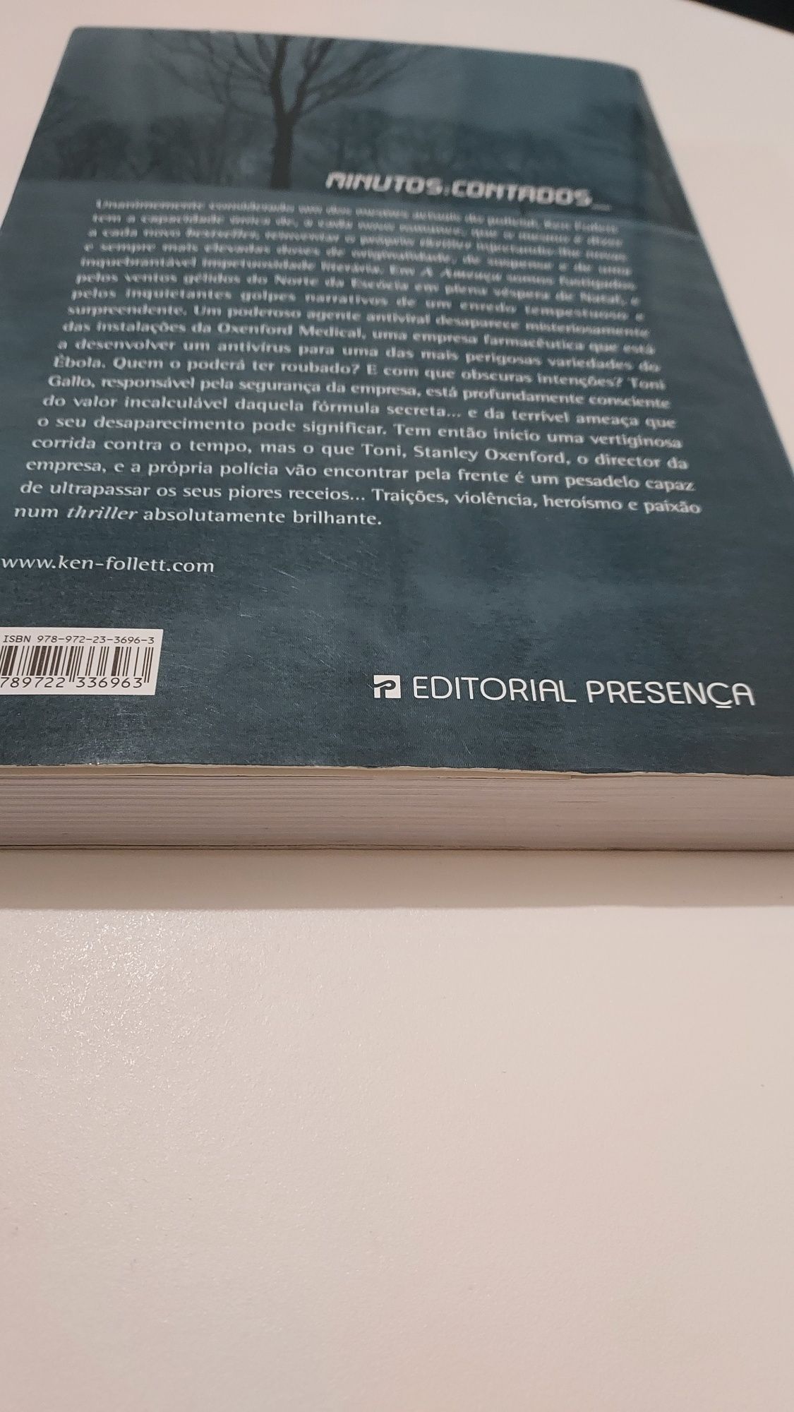 A Ameaça - Ken Follett (valor com portes incluídos)