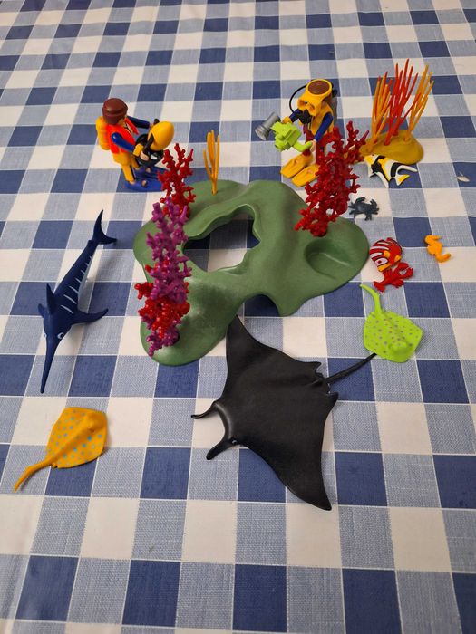 diversos conjuntos de Playmobil