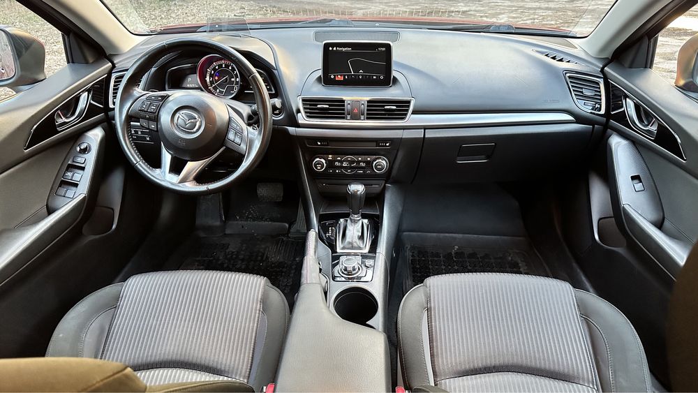 Mazda 3 2015 год 2.0 официальная