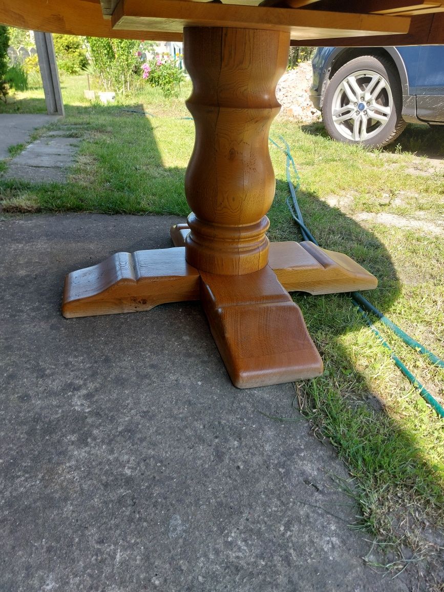 Stół dębowy prosto z Francji