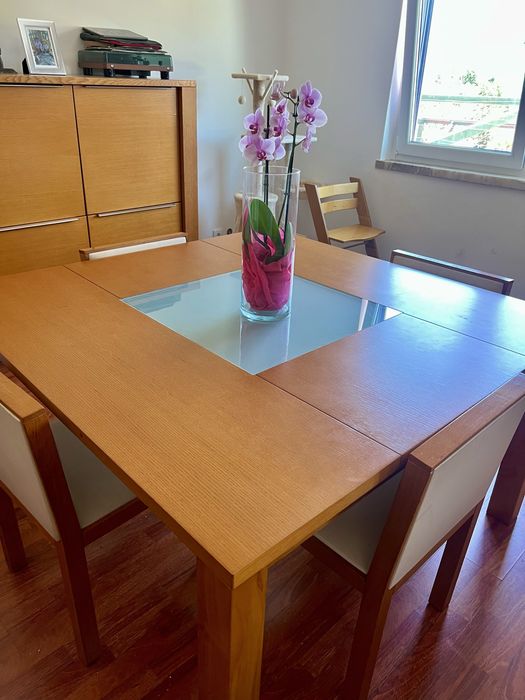 Mesa de carvalho 1,40x1,40m c/ cadeiras