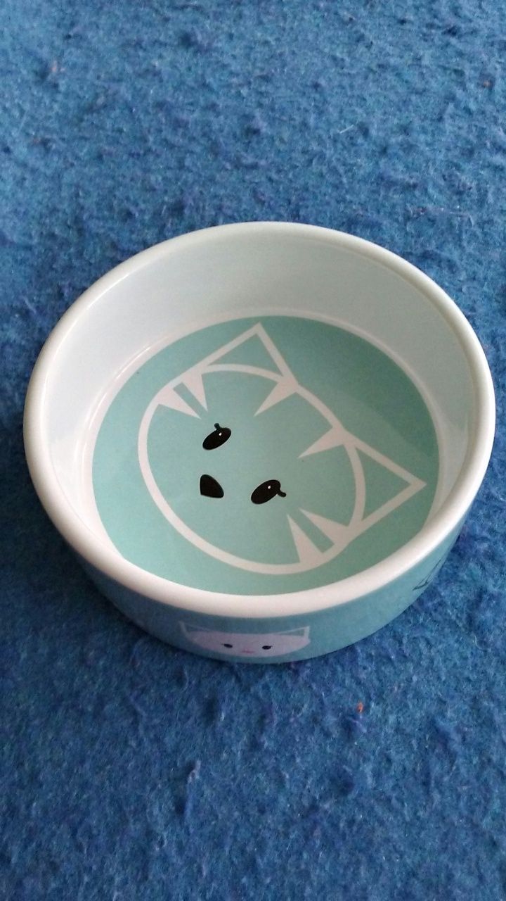 Miseczki ceramiczne dla kota.