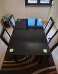 Conjunto de mesa e 4 cadeiras