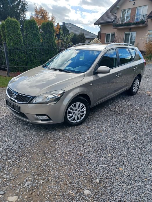 KIA CEED NAVI LIFT niski przebieg