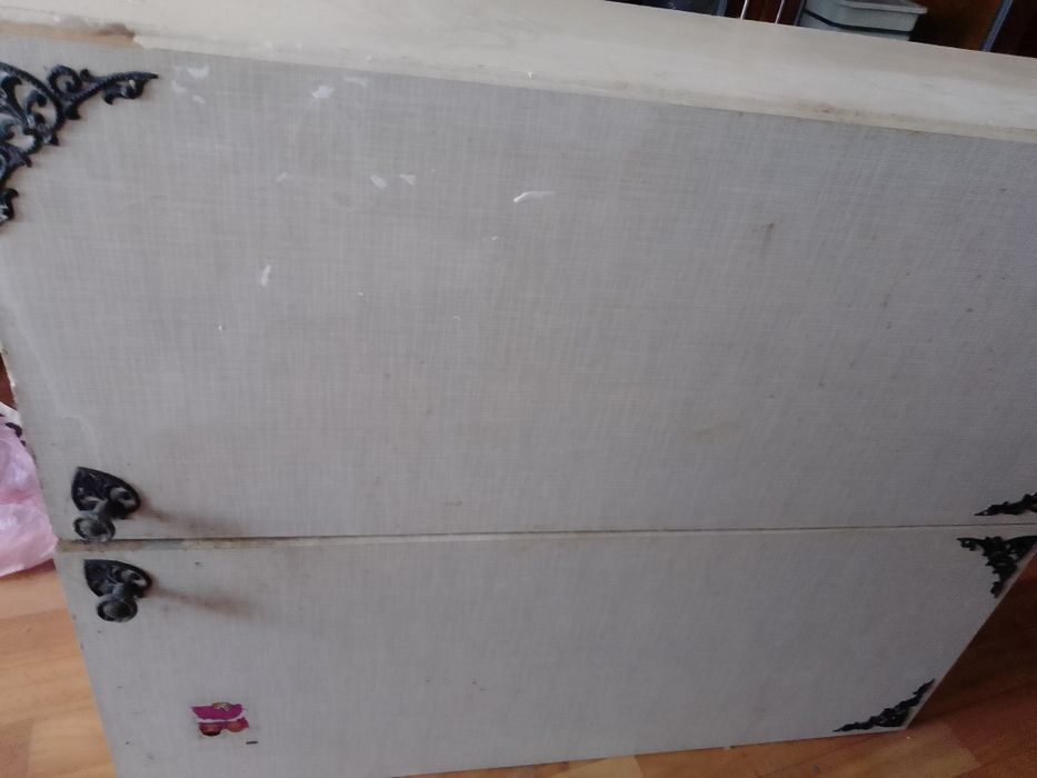 Світлого кольору в гарному стані