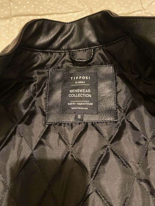 Varias peças de roupa Homem