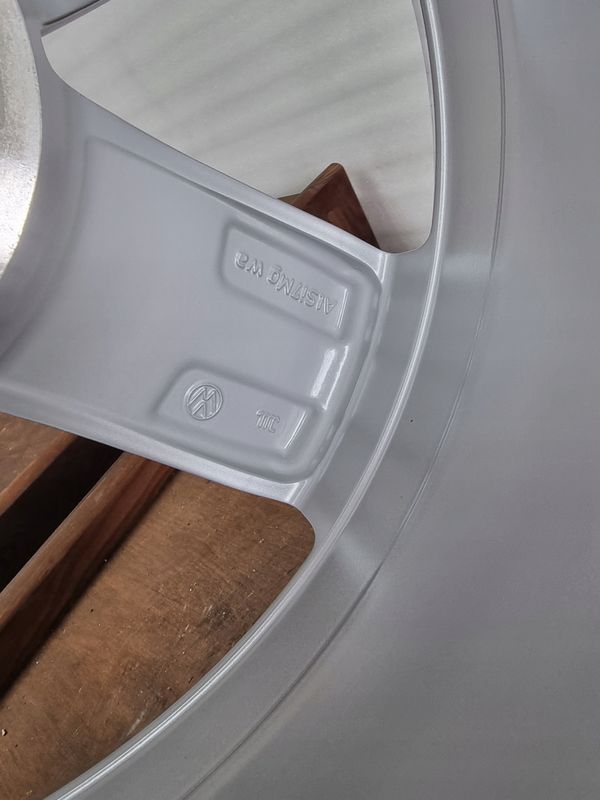 4 X Nowe Felgi Oryginalne Vw Passat B7 B8 Passat Cc Scirocco Tiguan 17