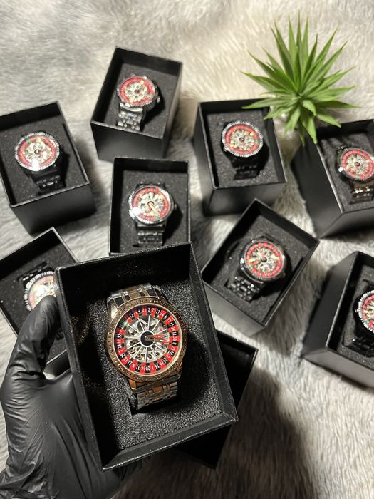 Годинник з рулеткою всередині | годинник механічний casino