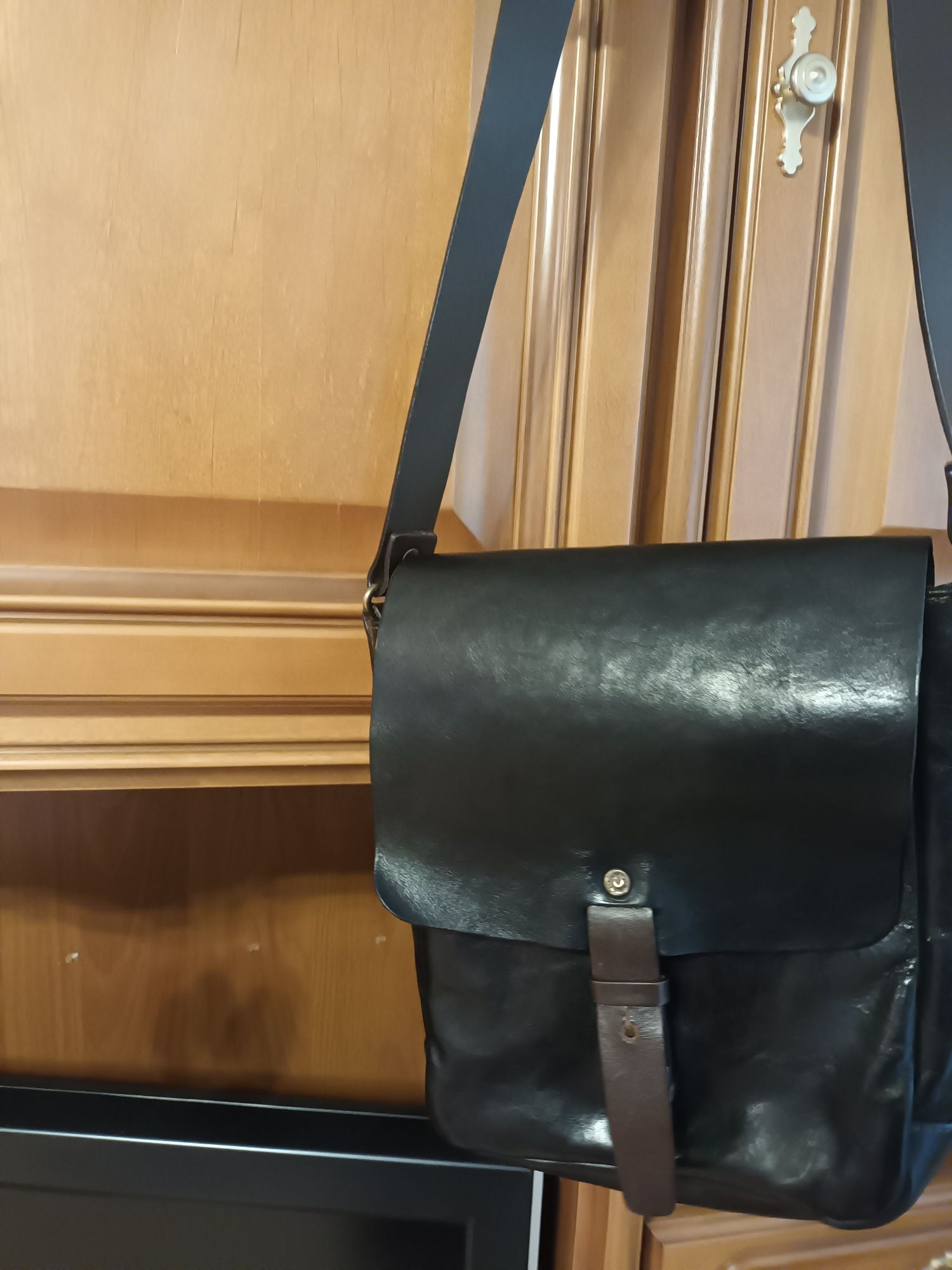 Продам мужскую барсетку CHERGUTI,Италия,натуральная кожа