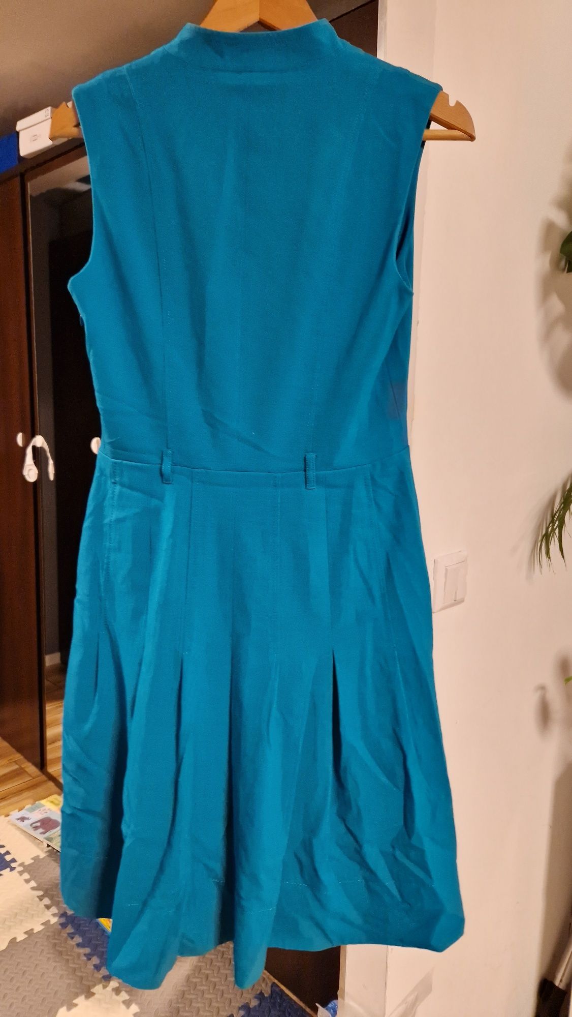Sukienka niebieska r. M