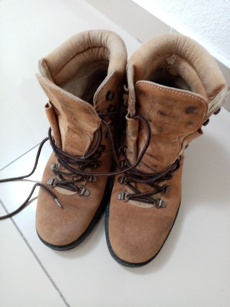 Botas em pele SCOUTS