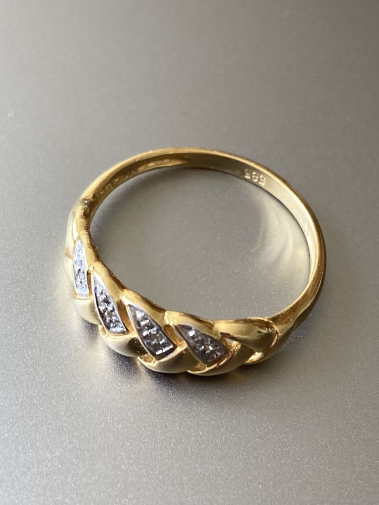 Złoty pierścionek z diamentami 585 2,5 gr Roz 20