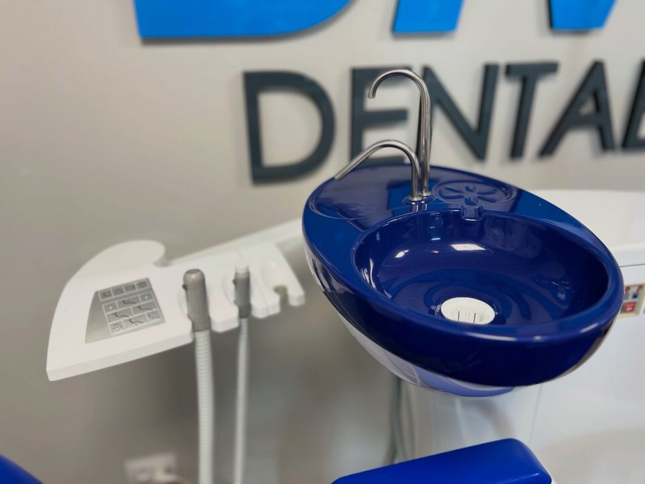 Стоматологічна установка Diplomat Lux 250