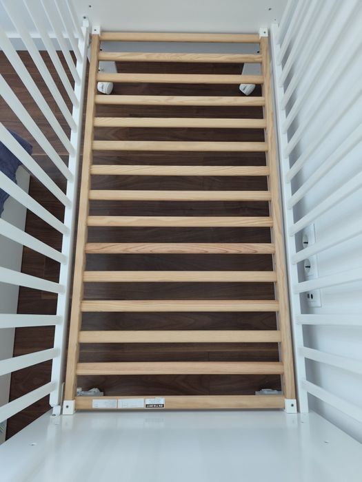 Cama de Grades/Berço Trama Galáxia - Ofereço colchão e edredon