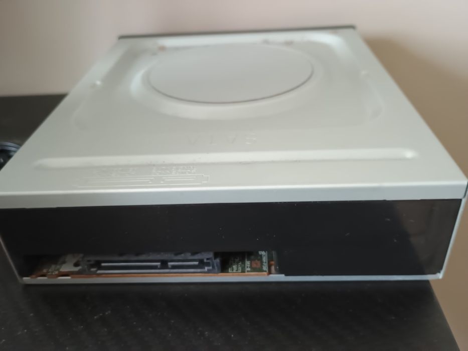 Odtwarzacz płyt CD LG