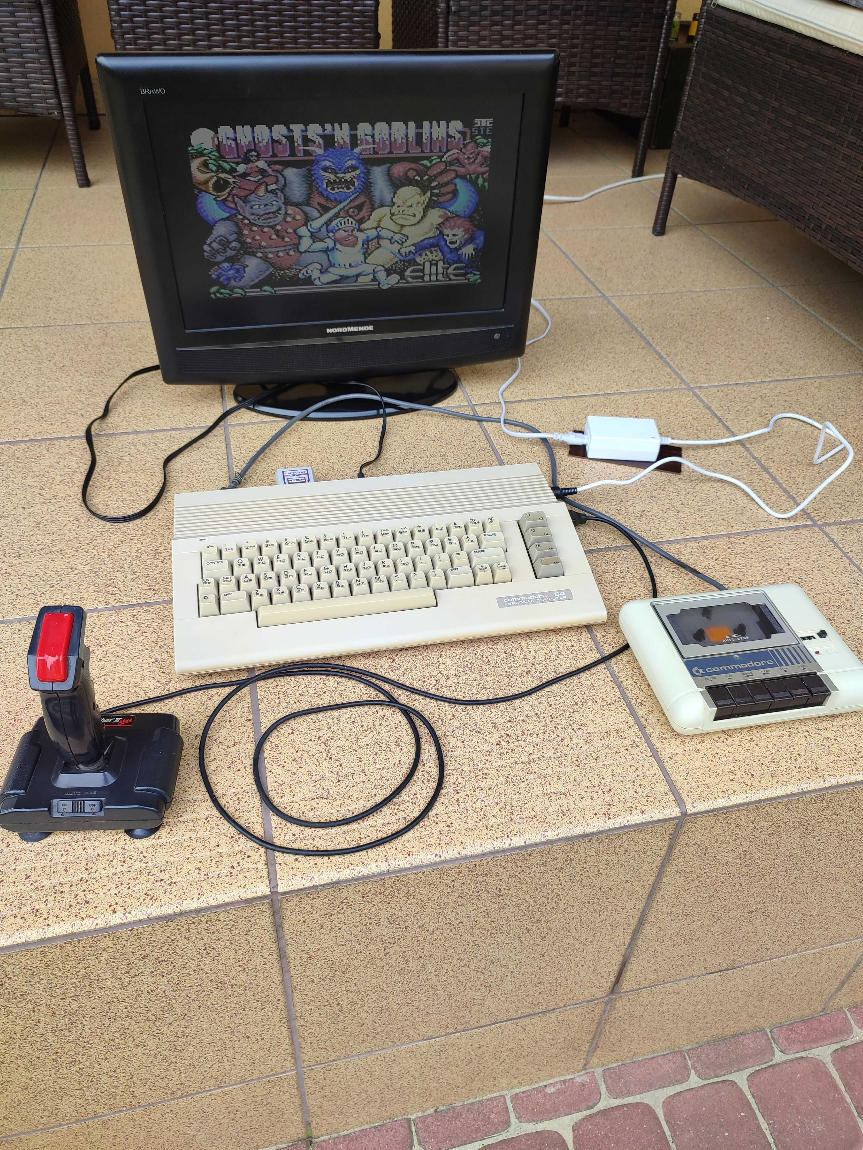 Commodore C64 pełny zestaw gry kartridż tapecart joystick magnetofon