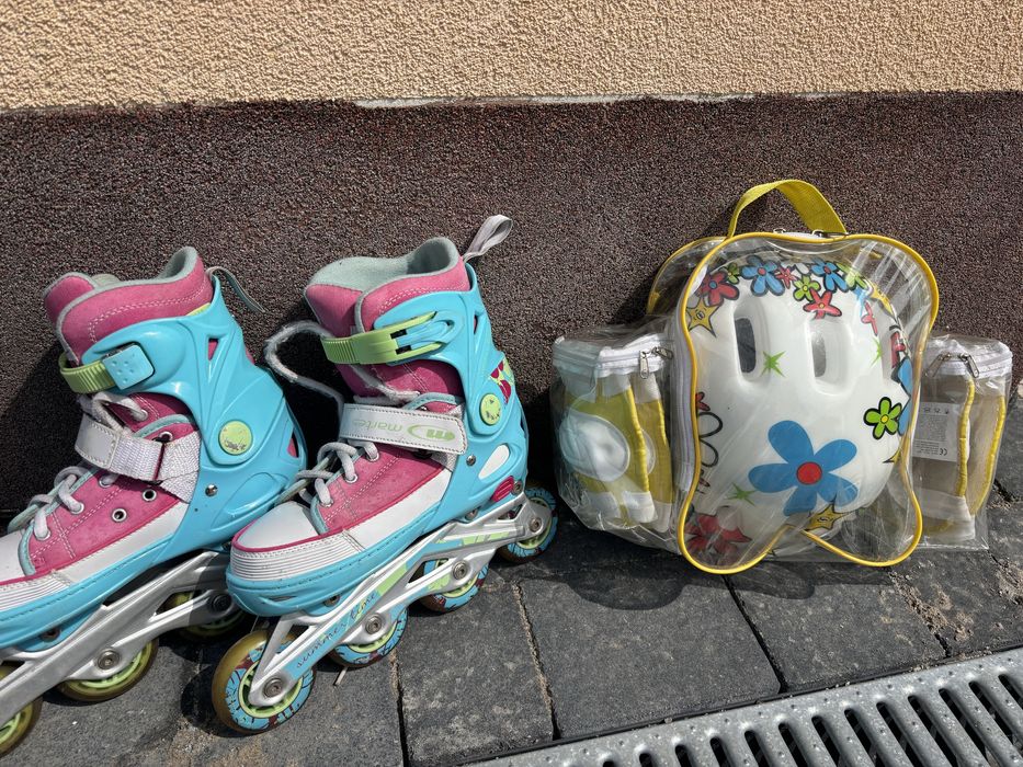 Rolki dla dziewczynek Martens wraz z kompletem ochraniaczy