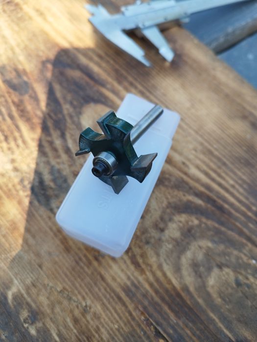 Кромкова фреза для фрезера