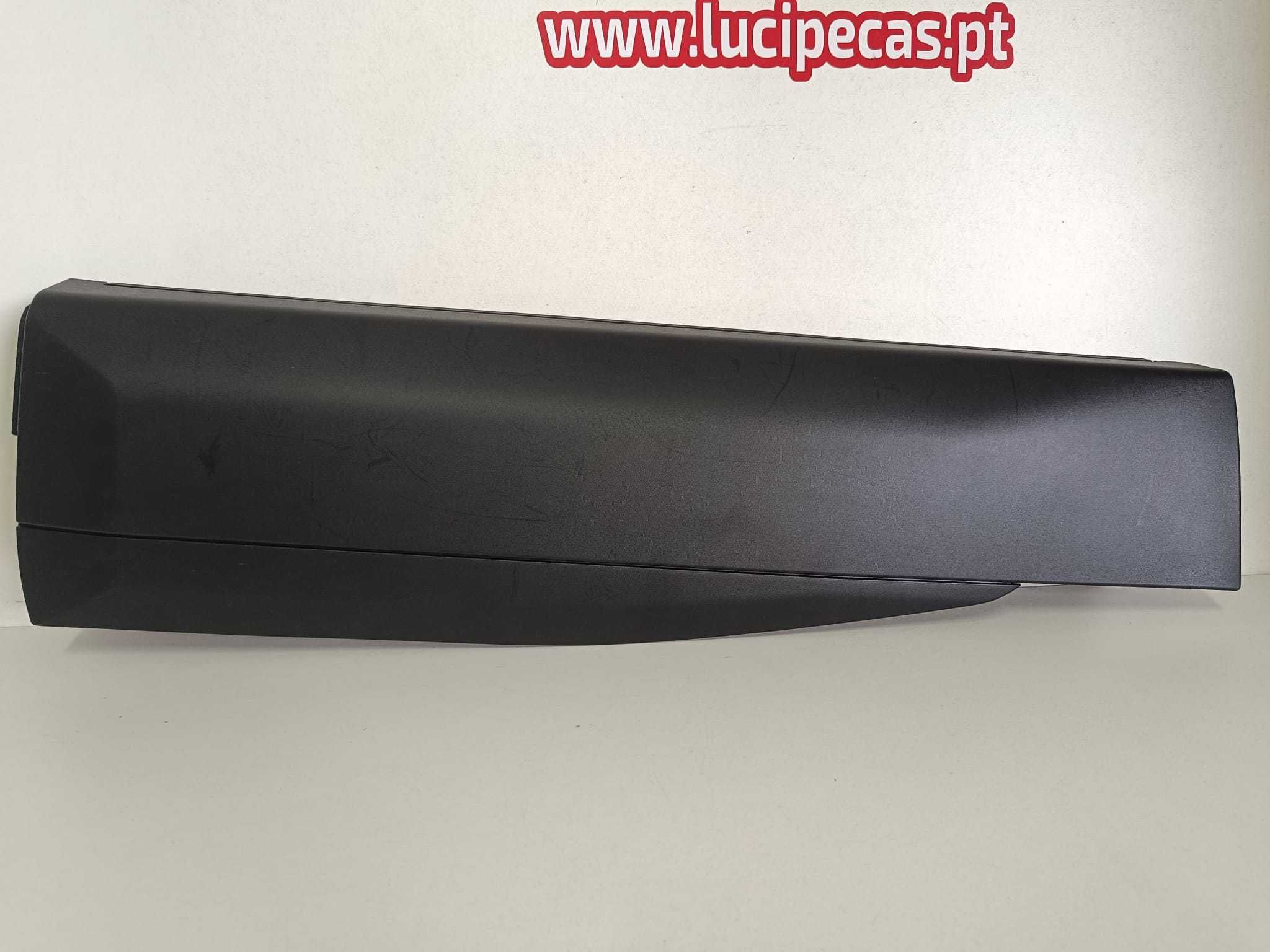 Friso Porta da frente lado esquerdo - Peugeot 2008 II  128018