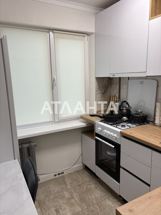 Черемушки. Продам 2 ком.квартиру с ремонтом.Средний этаж/Филатова