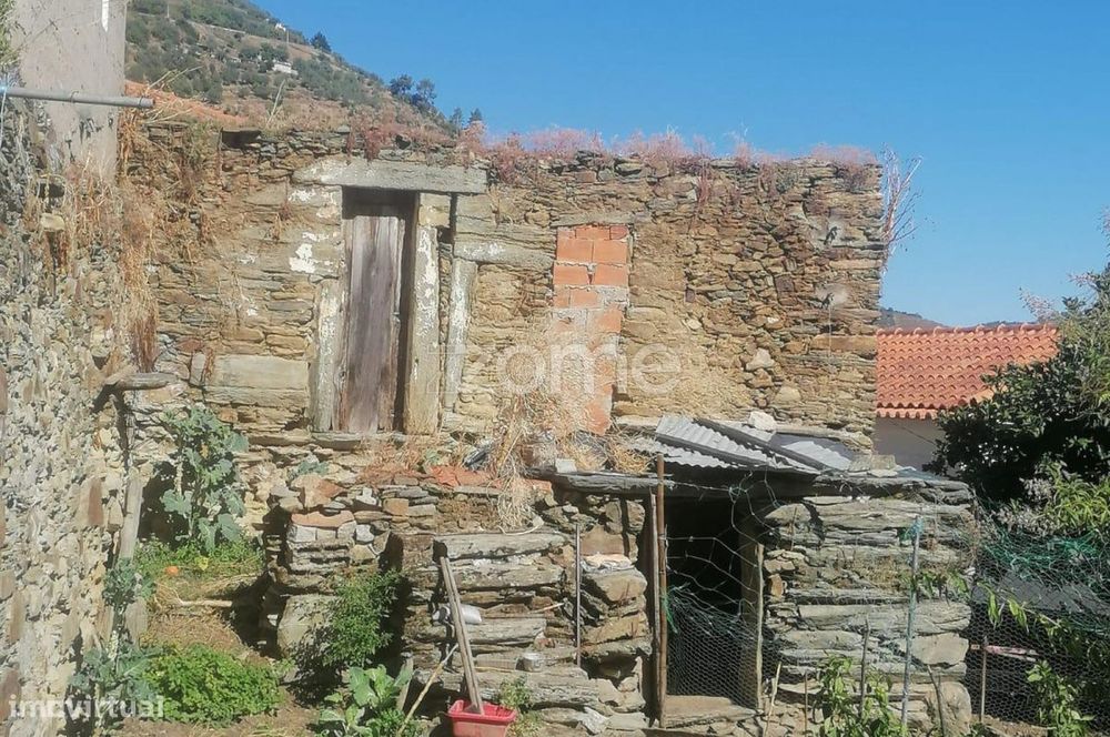 Moradia T2, S. Cristovão do Douro, Sabrosa