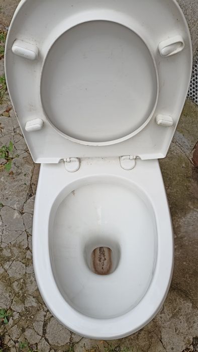 Унітаз(туалет) для ремонту