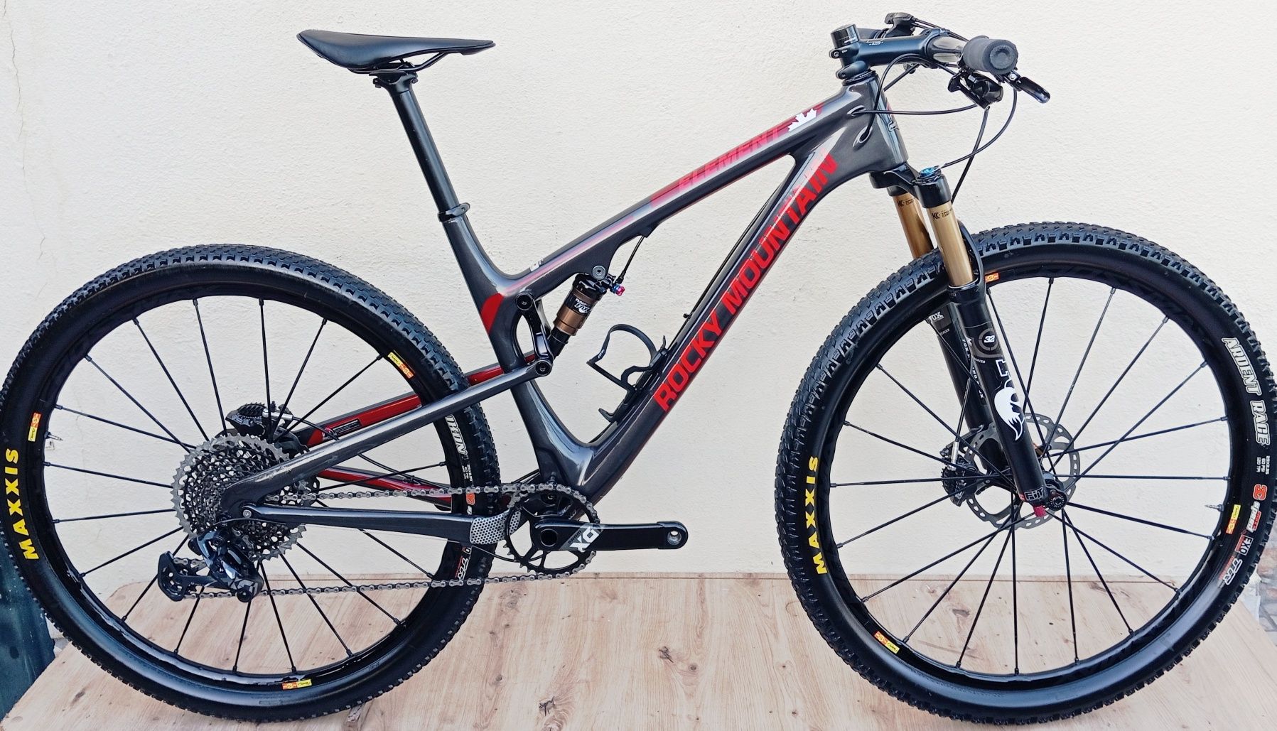 JF-Bikes Rocky Mountain M carbono 12v X0/X01 suspensão total