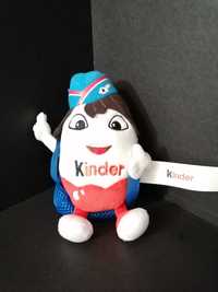 Boneco de peluche, Hospedeira de bordo da Kinder