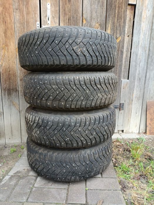 Комплект гуми 205/65 R16 Goodyear