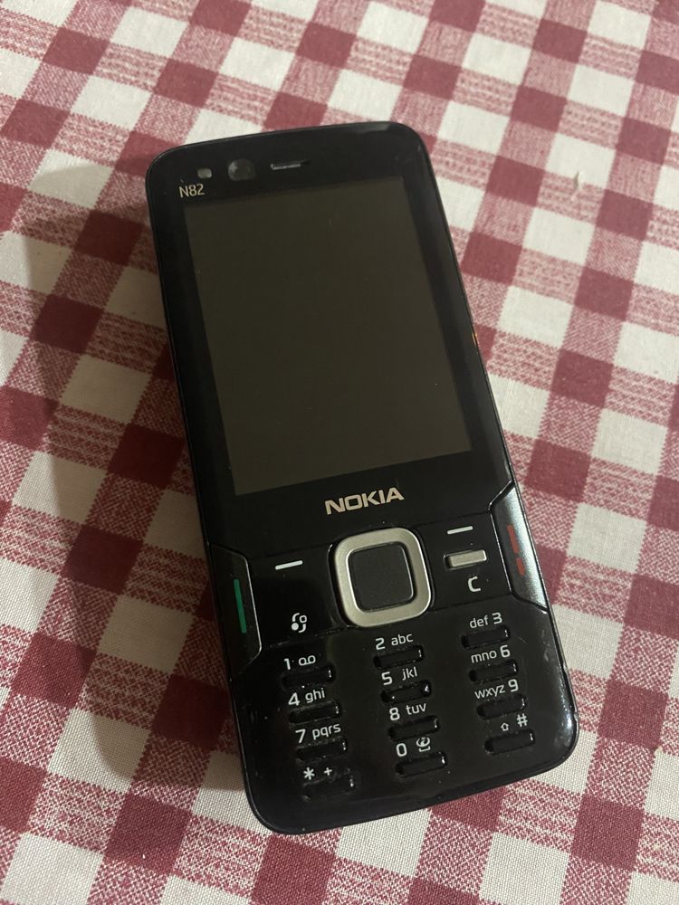 Nokias antigos tenho vários a seu dispor