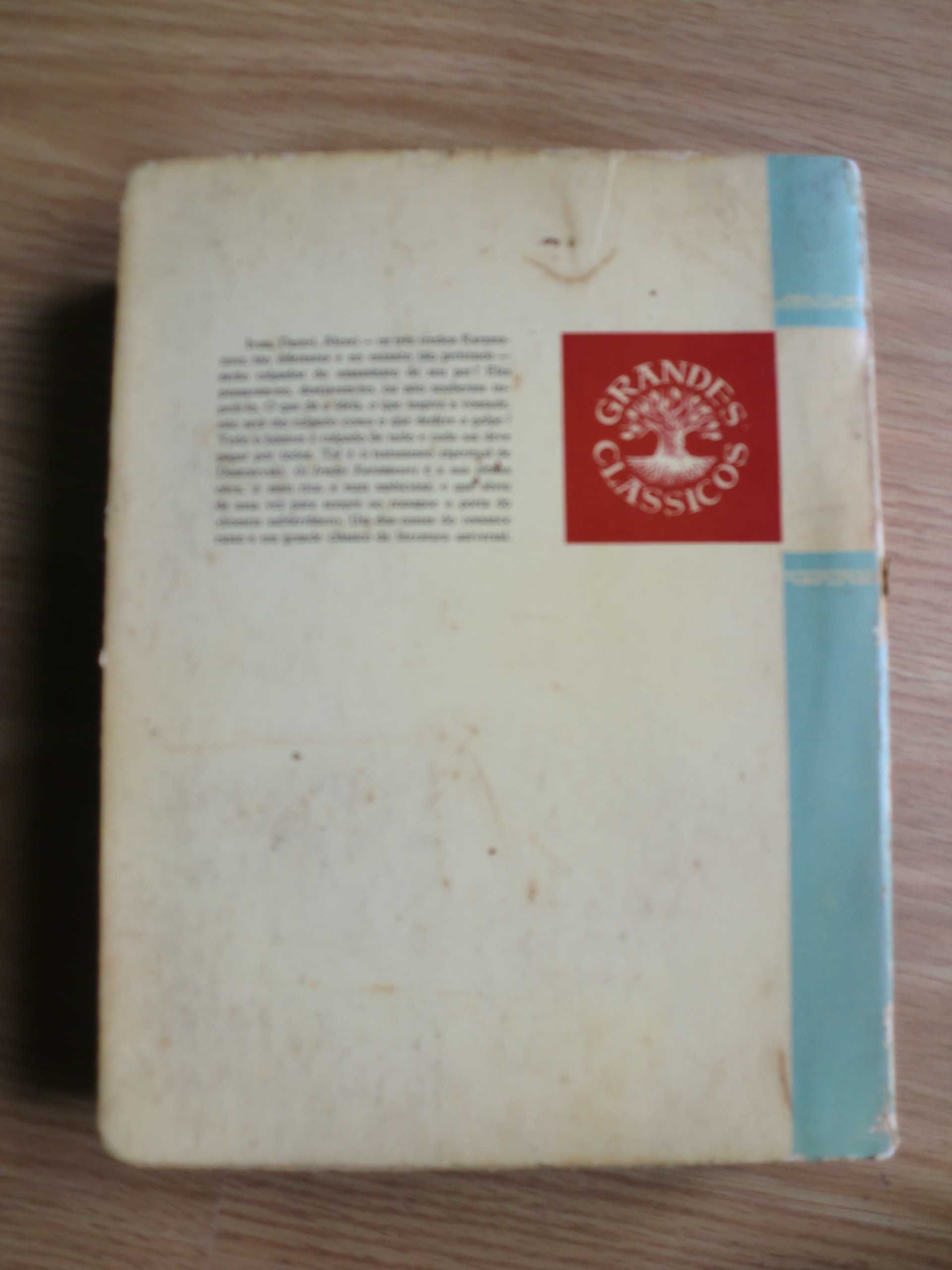 Os Irmão Karamazovs
de Dostoievski