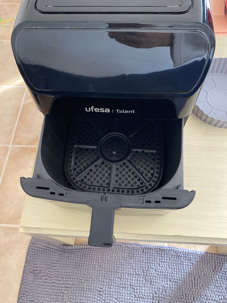 Vendo airfryer Ufesa nova