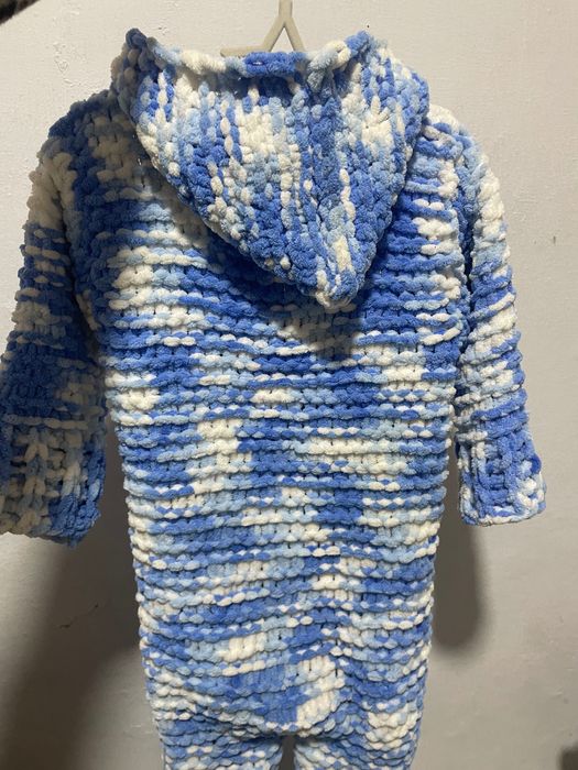 Детский комбинезон вязаный