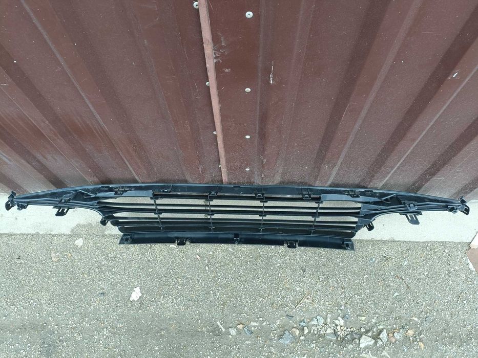 Toyota Yaris IV kratka zderzaka atrapa grill cała 20-24