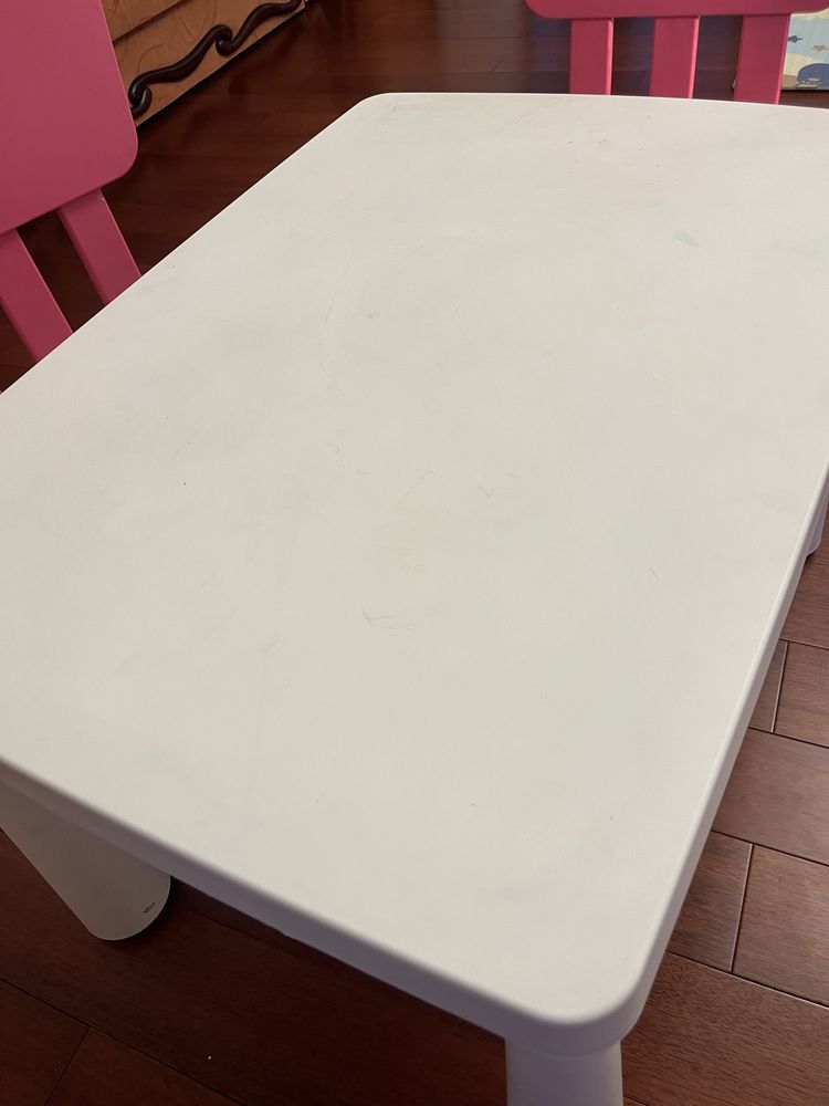 Стіл та два стульчики ikea