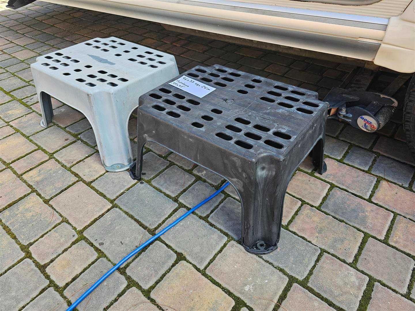 stopień schodek do kampera przyczepy kempingowej podest