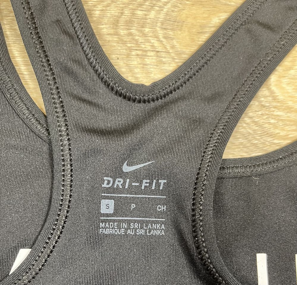 Спортивный топ Nike Dri-Fit, размер S